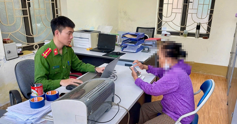 Nghe đọc lệnh khởi tố qua mạng, cụ bà 77 tuổi suýt mất gần 200 triệu đồng