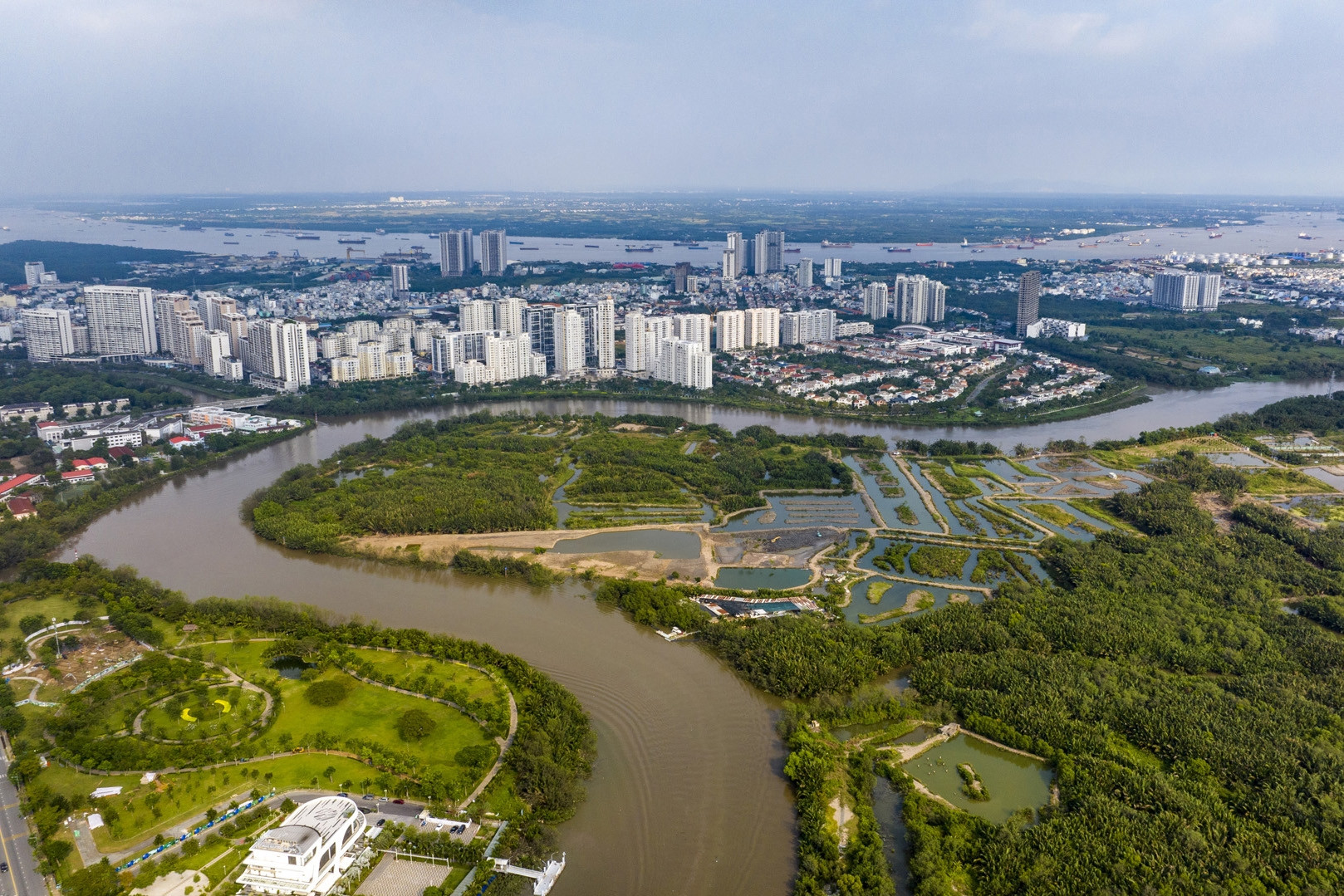 Ông Trần Đình Thiên: 40 năm qua, chỉ 2 năm Việt Nam đạt tăng trưởng 9,3% và 9,5%