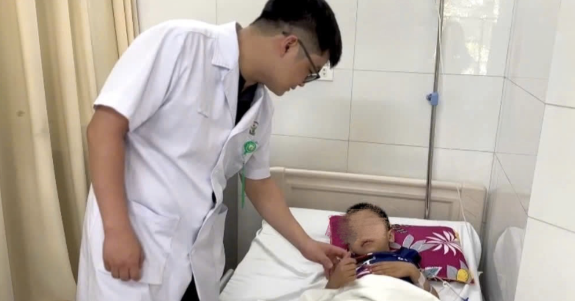 Sự cố bất ngờ khiến bé trai phải đi cấp cứu với vùng kín tổn thương nghiêm trọng