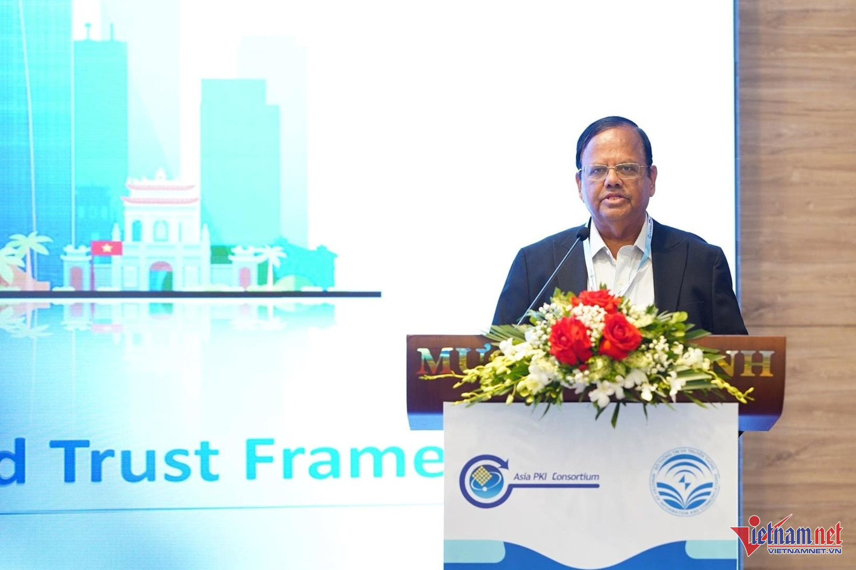 W-mpl016371 24988.jpg