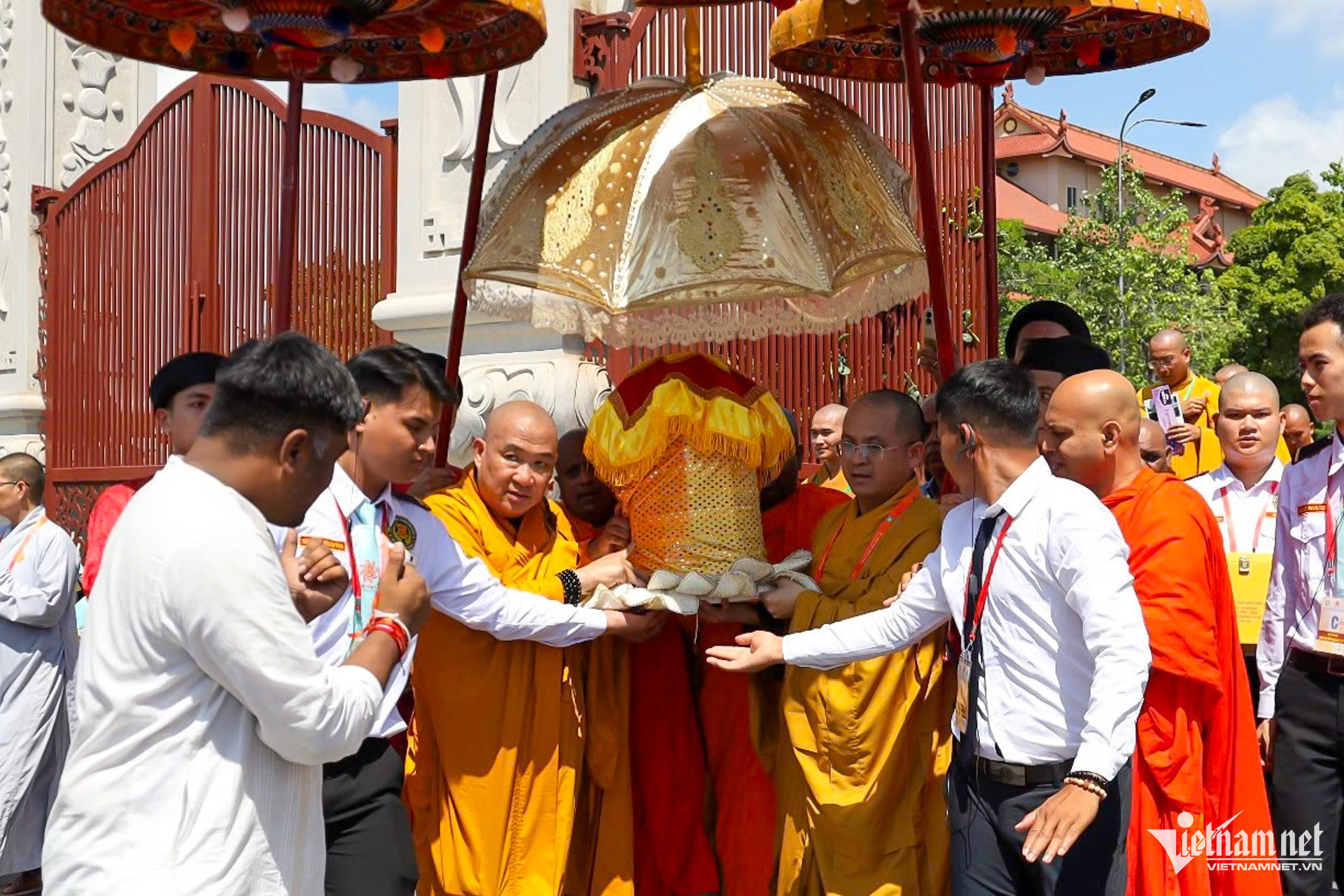 W-TPHCM nguyễn huế 4.jpg
