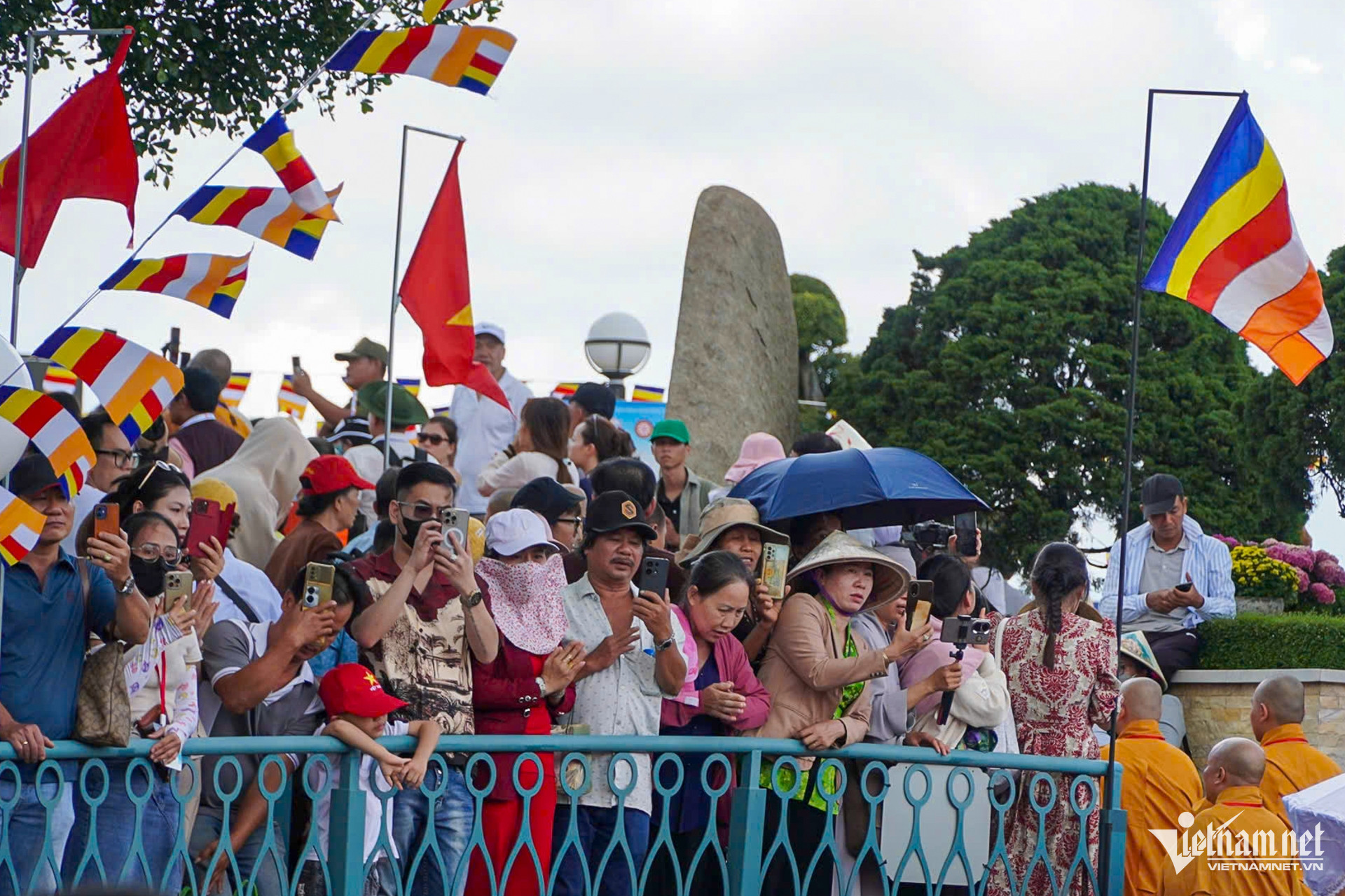 W-Vesak nguyễn huế 2.jpg