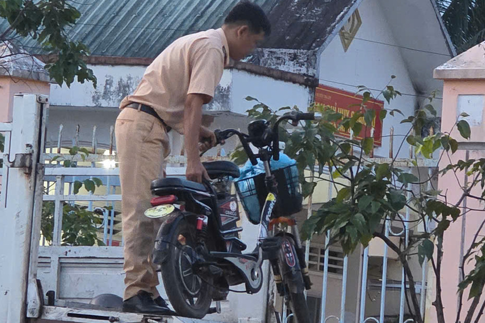 xe nu sinh 2.png
