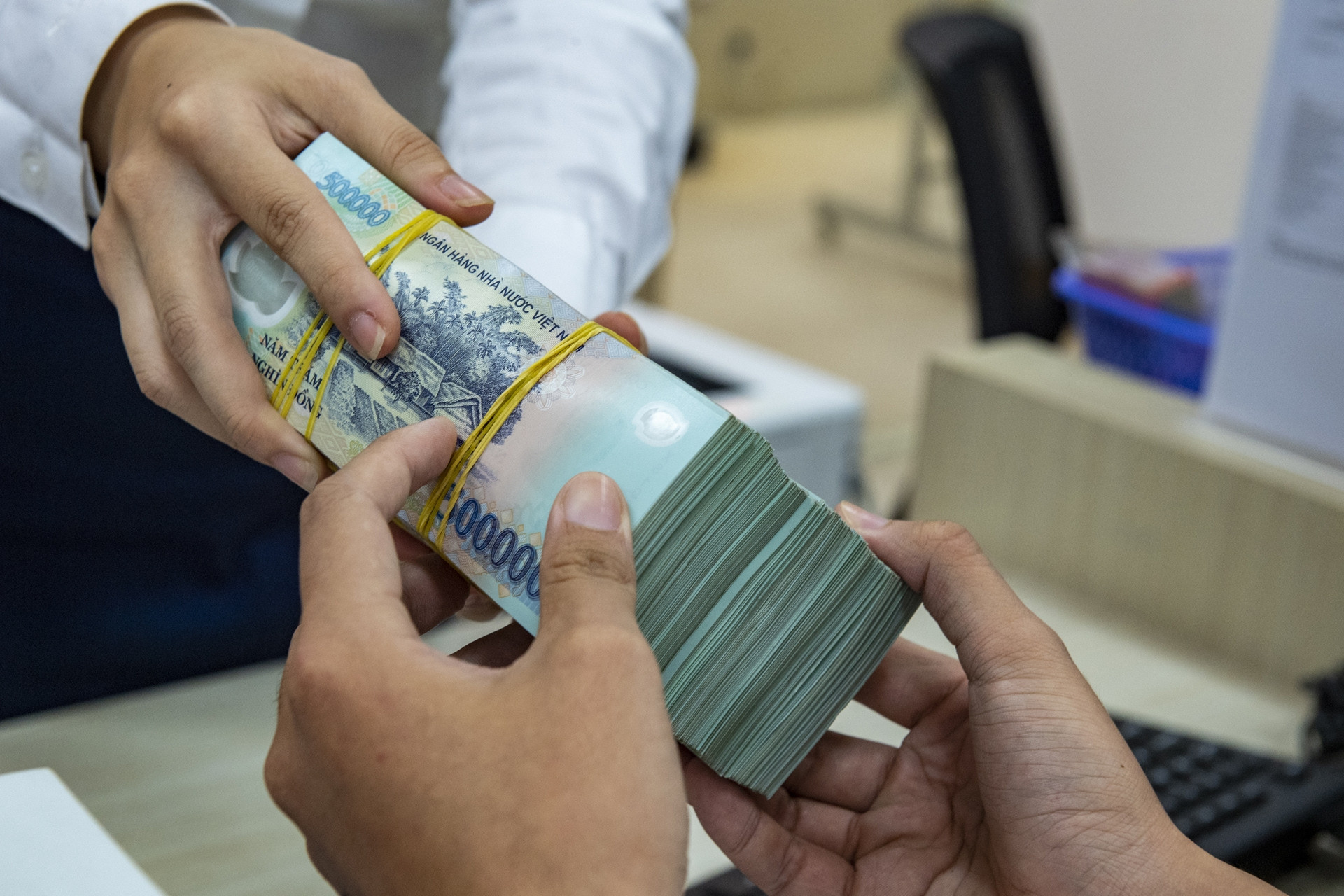 Lãi suất ngân hàng hôm nay 9/5/2025: Kỳ hạn 12 tháng cao nhất bao nhiêu?