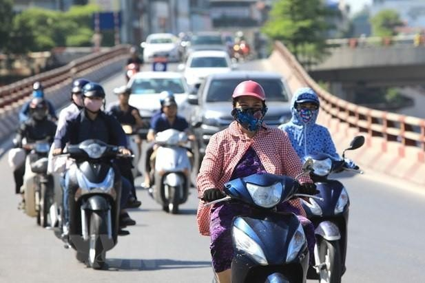 Bản tin sáng 9/5: Miền Bắc nắng nóng cao điểm, đêm mưa giông sầm sập