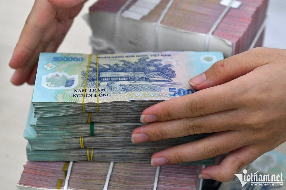 Từ 1/7, tăng mạnh mức lương chuyên gia tư vấn trong nước