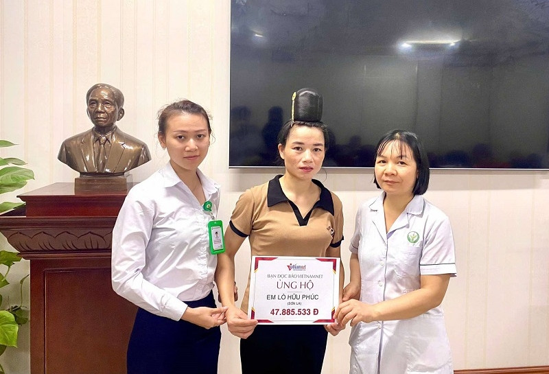 Bạn đọc giúp đỡ em Lò Hữu Phúc bị u não hơn 47 triệu đồng