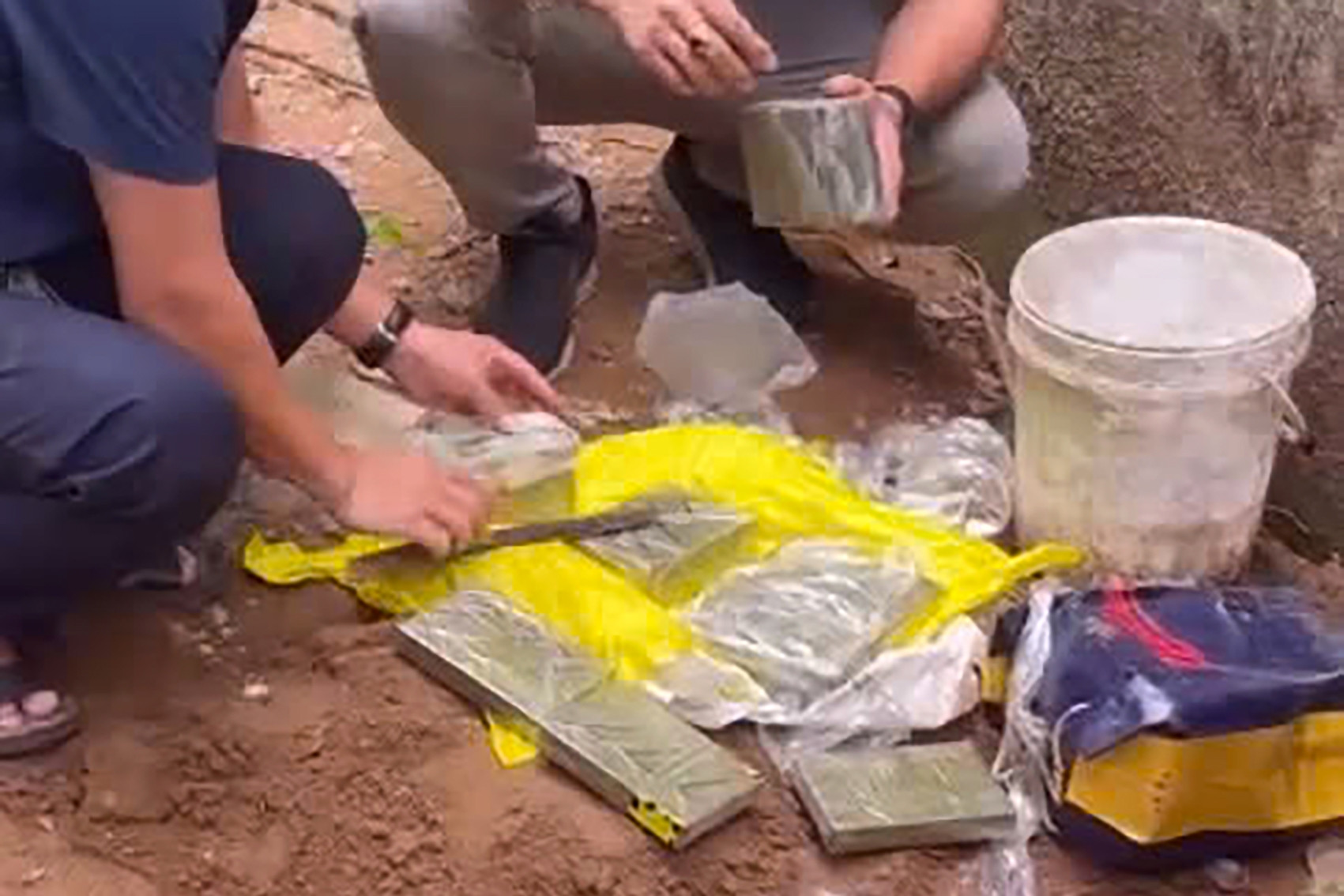 Chiêu cất giấu 13 bánh ma túy của nhóm tội phạm ở Quảng Ninh