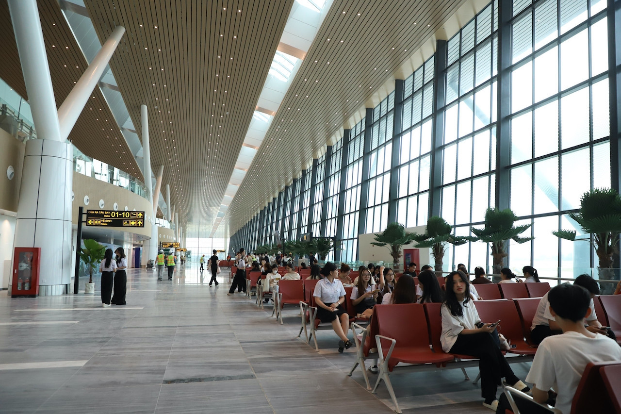 Dột ở nhà ga T3, sân bay Tân Sơn Nhất: Thi công không đảm bảo?