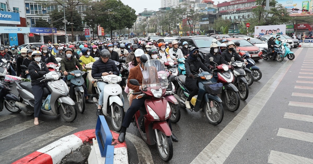 Dừng chờ quá vạch dừng, tài xế bị phạt tiền như vượt đèn đỏ