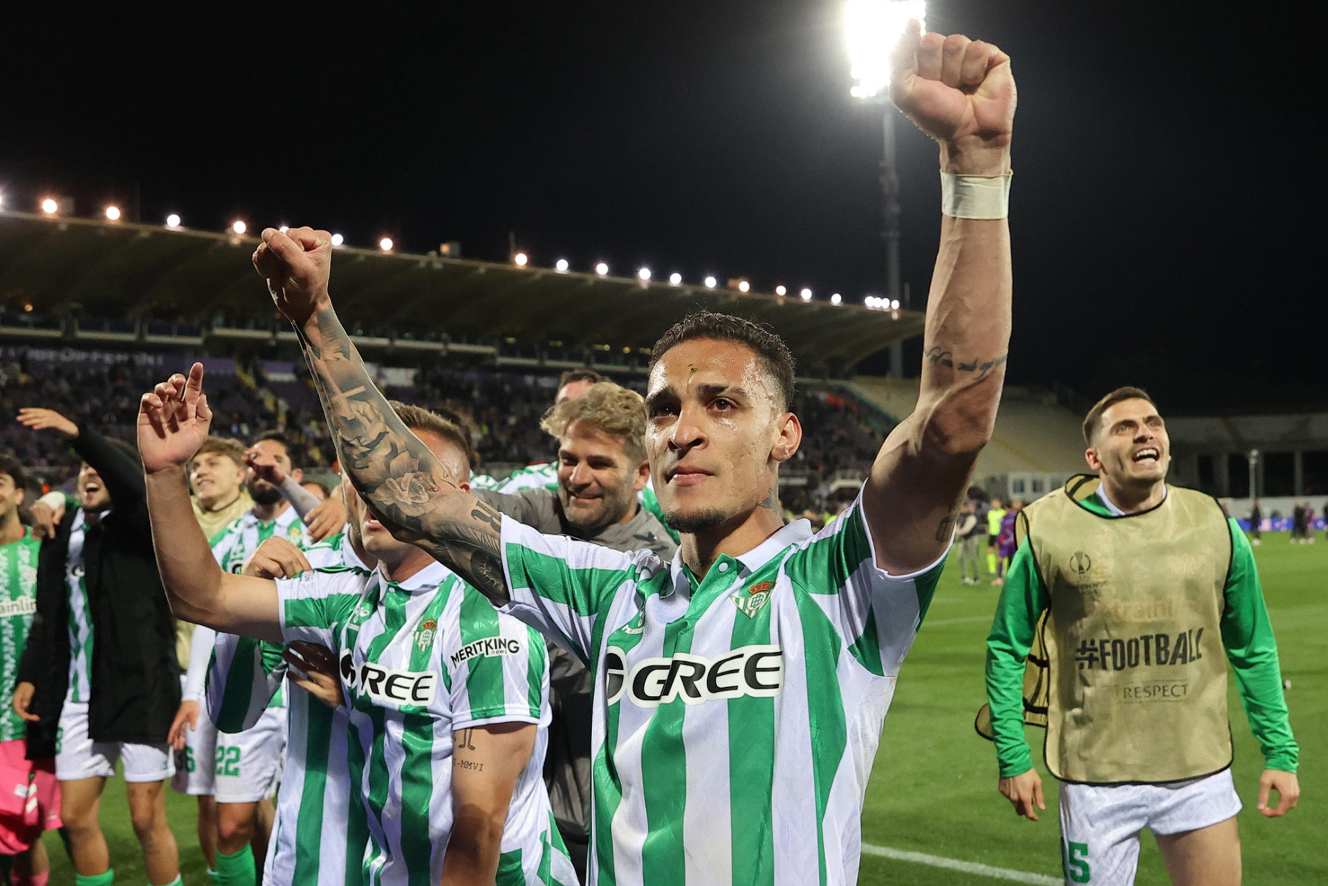 EFE. Antony Fiorentina Betis.jpg