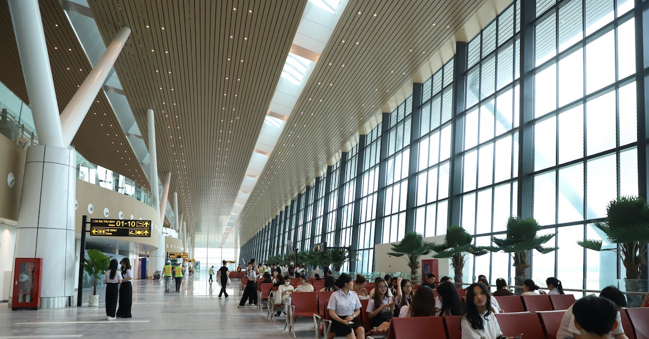 Ga T3 Tân Sơn Nhất bị mưa dột: Bộ Xây dựng chỉ đạo kiểm tra hiện trường