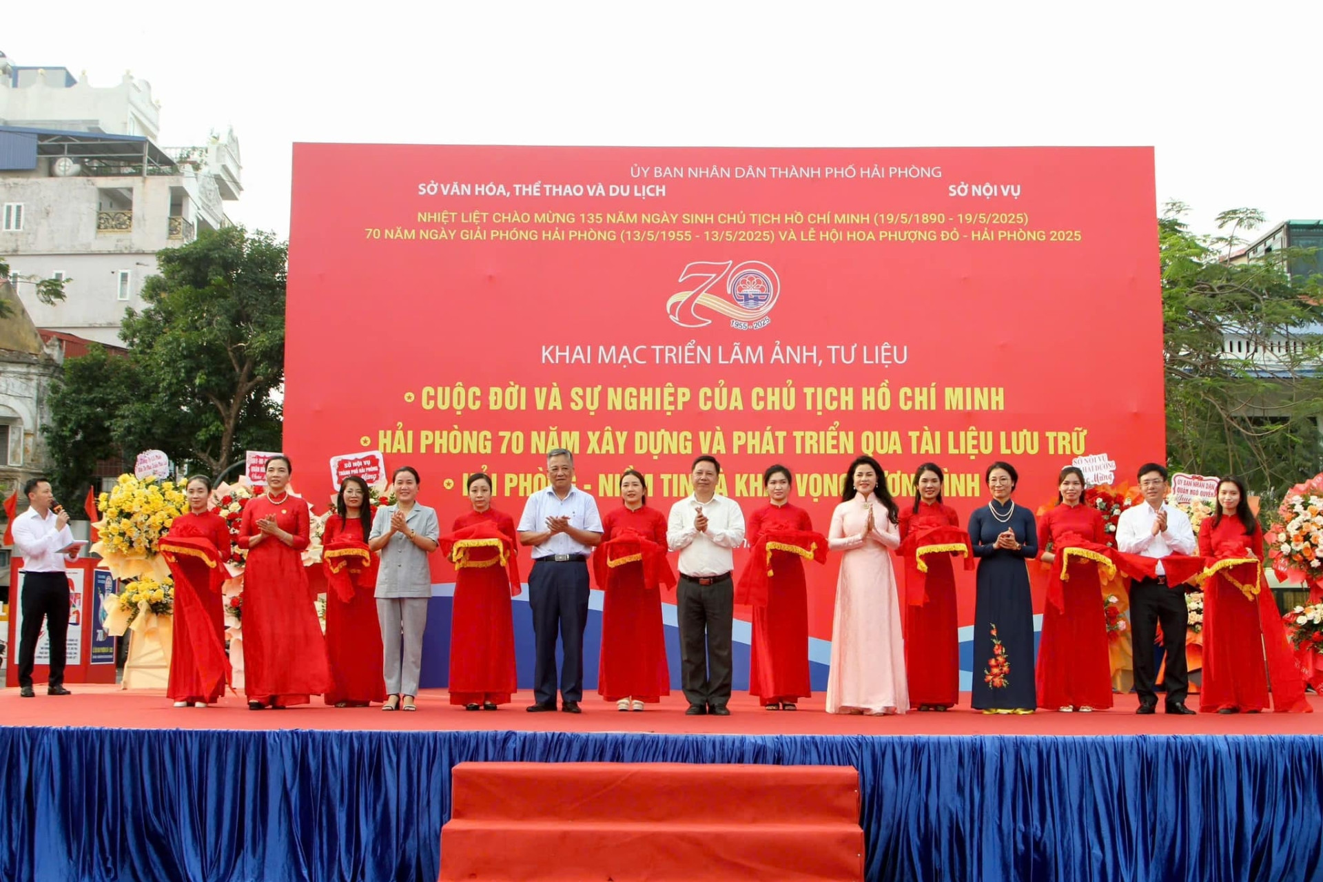 Hải Phòng: Khai mạc triển lãm ảnh kỷ niệm 135 năm ngày sinh Chủ tịch Hồ Chí Minh