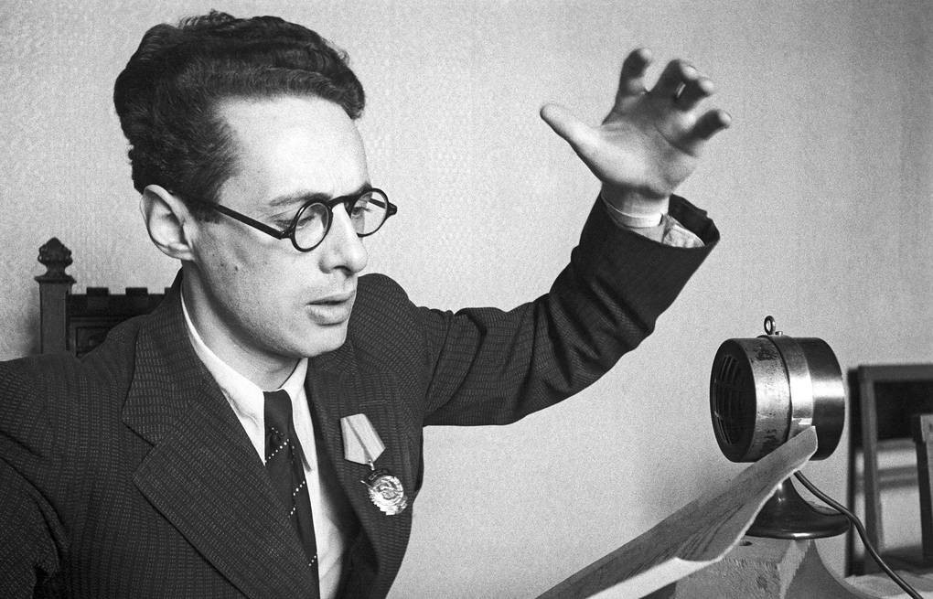 Hình 2. Phát thanh viên huyền thoại Levitan của Liên Xô.jpg