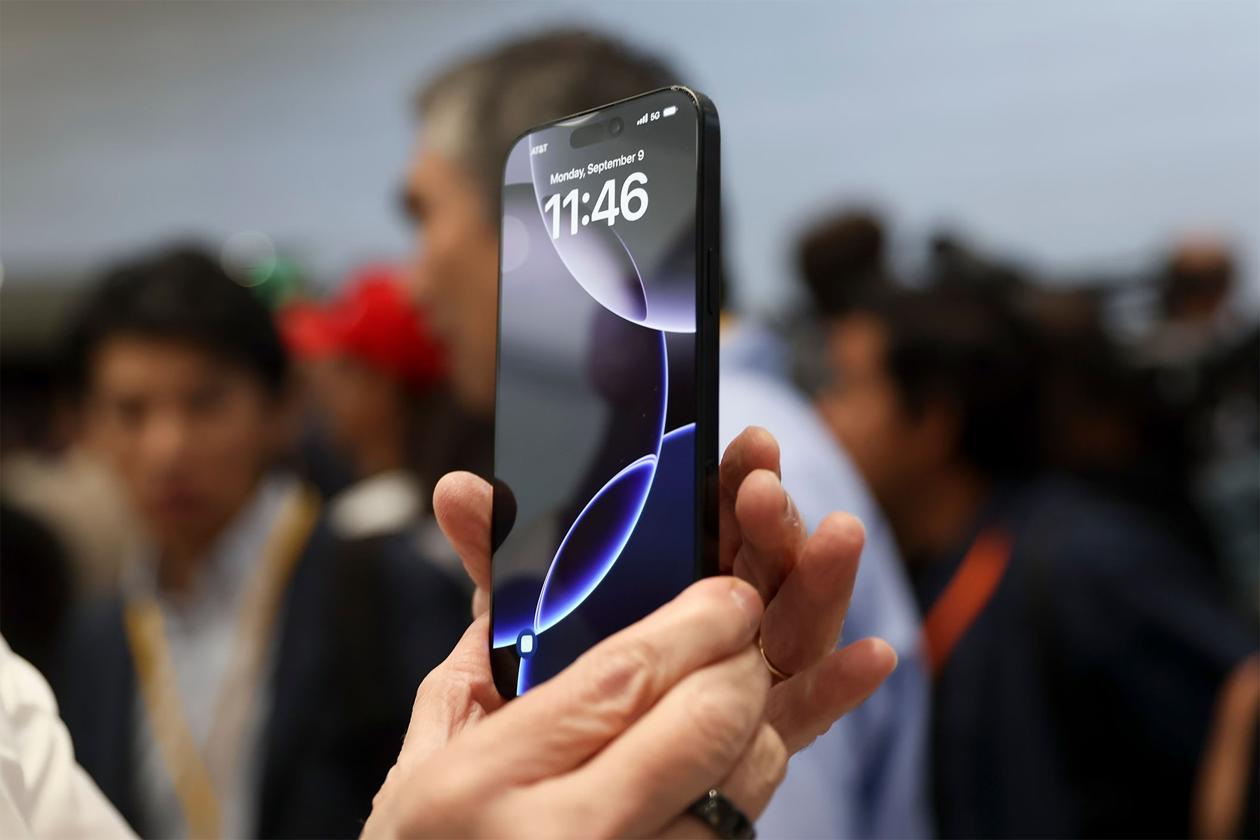 iPhone sắp bị 'xoá sổ' bởi AI?