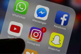 'Khóc dở, mếu dở' với những vụ chia sẻ nhầm hình ảnh trên Facebook, Zalo