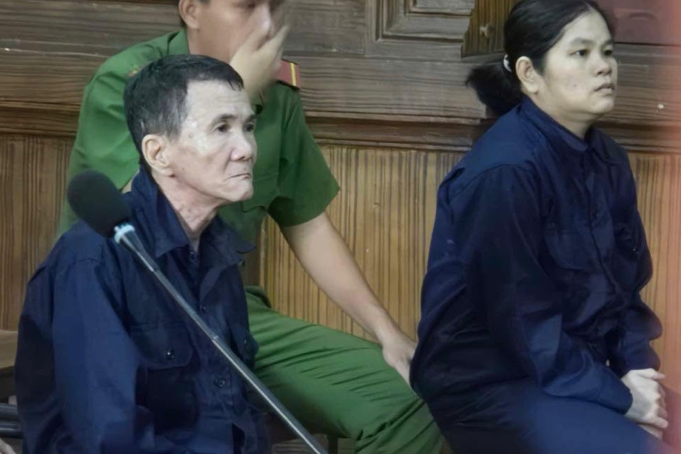 Lóa mắt vì tiền, bà bán vé số, ông xe ôm phạm tội buôn bán trẻ em