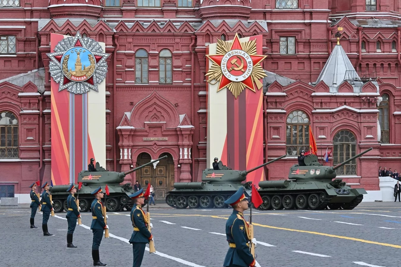 Những hình ảnh ấn tượng trong lễ duyệt binh 80 năm Ngày Chiến thắng ở Nga