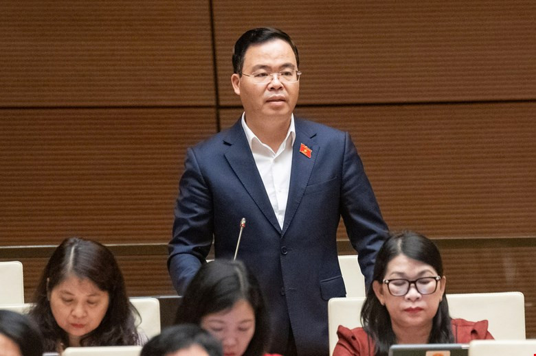 Trần Văn Khải.jpg