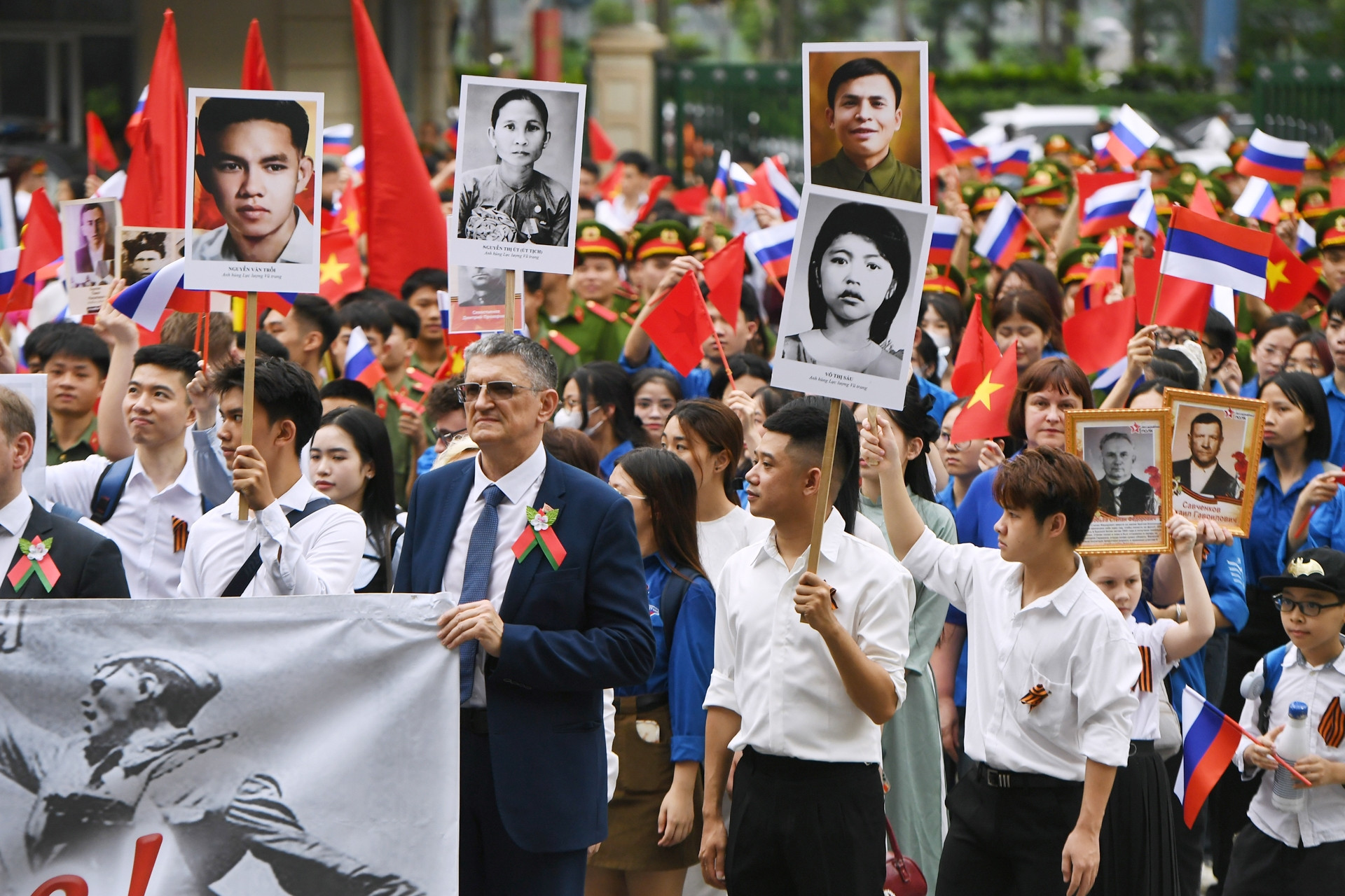 Từ dấu chân thế kỷ tới sự đồng cảm của hai dân tộc Việt - Nga