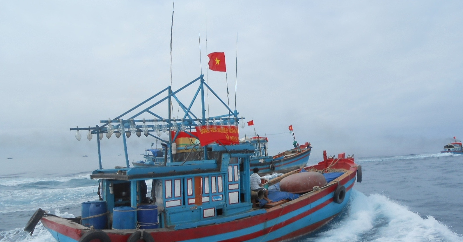 Việt Nam bác bỏ lệnh cấm đánh bắt cá đơn phương của Trung Quốc trên Biển Đông
