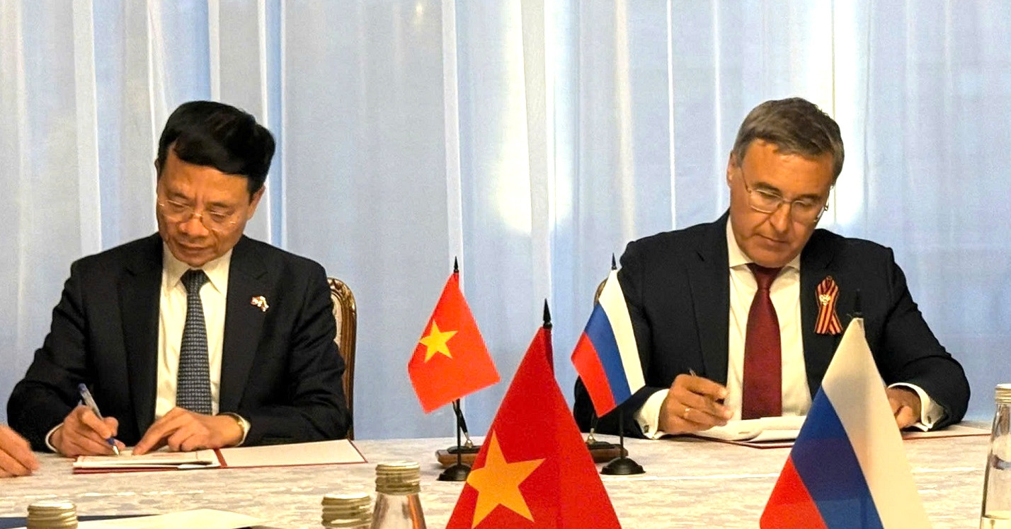 Việt Nam và Nga ký thỏa thuận phối hợp tuyển chọn dự án nghiên cứu khoa học chung