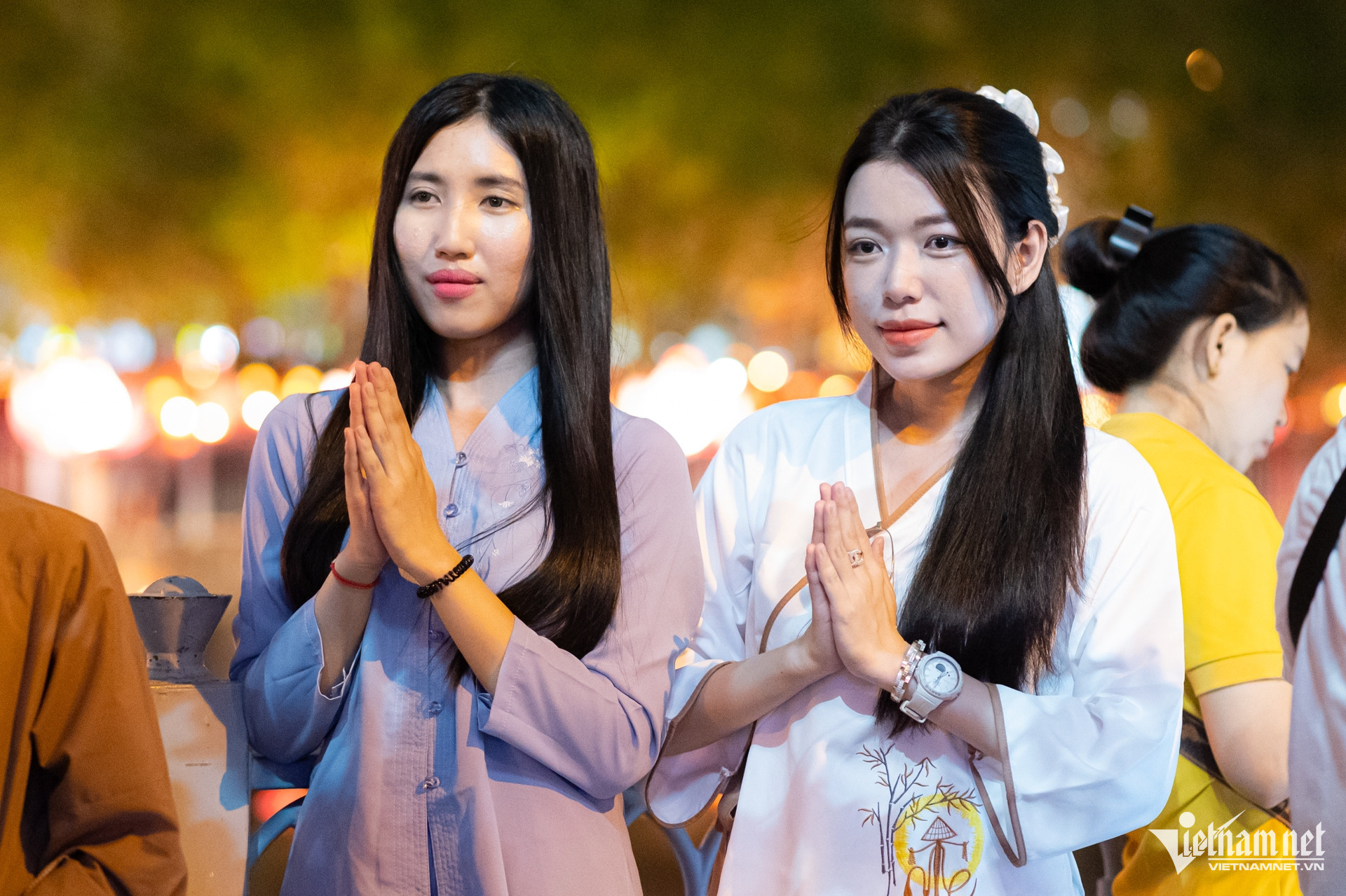 W-hoa đăng chùa Pháp Hoa nguyễn huế 16.jpg