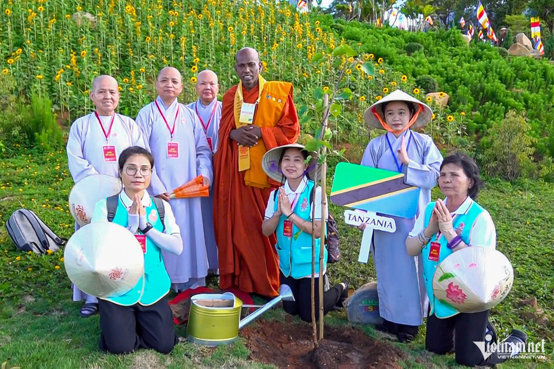 W-Vesak nguyễn huế 20.jpg