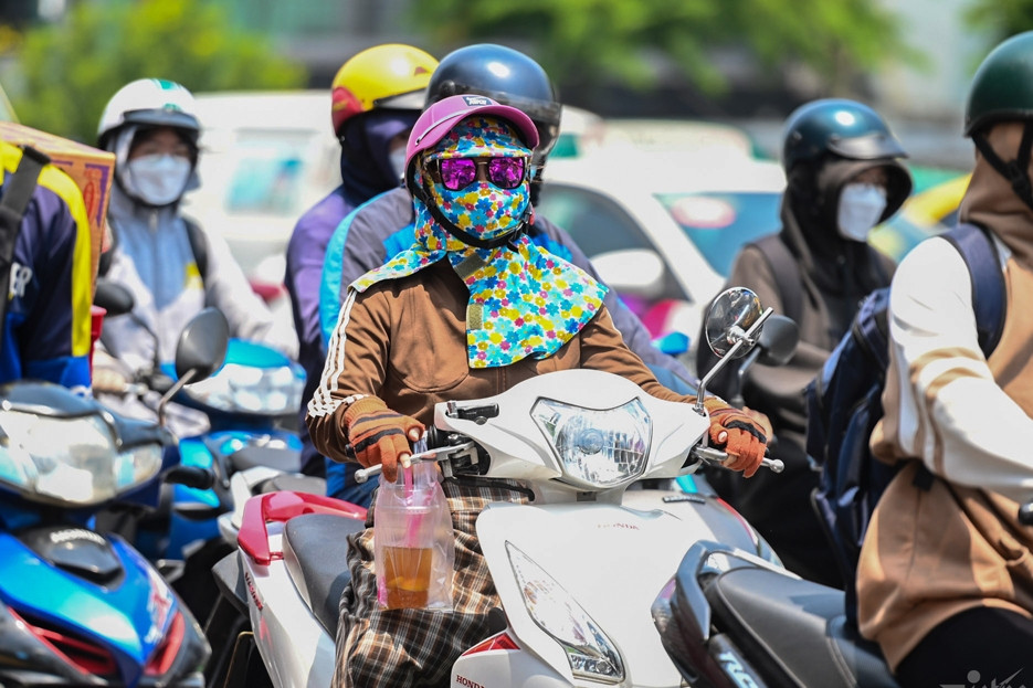 Bản tin sáng 1/6: Bắc và Trung Bộ nắng nóng đổ lửa, Hà Nội đến 38 độ