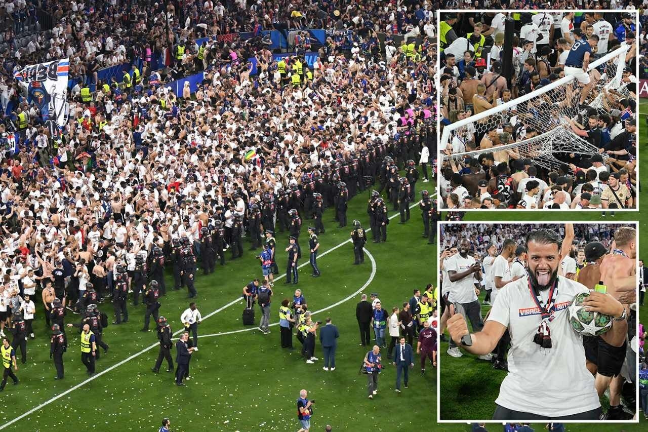 Cảnh tượng chưa từng có khi CĐV PSG tràn xuống sân ăn mừng