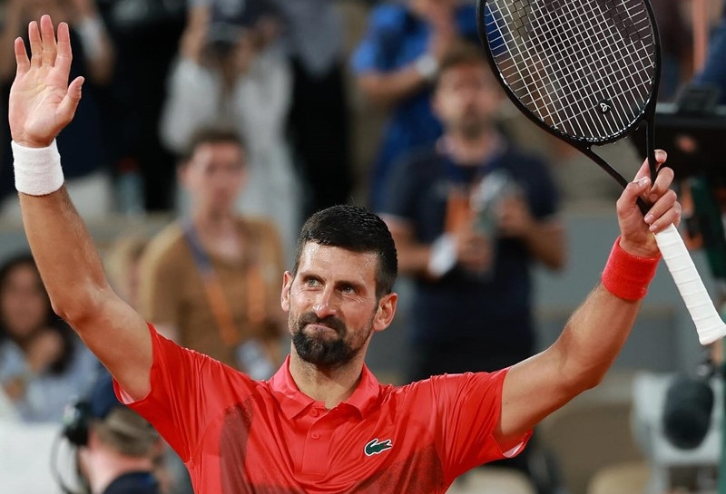 Djokovic 'tốc hành' vào vòng 4 Roland Garros 2025