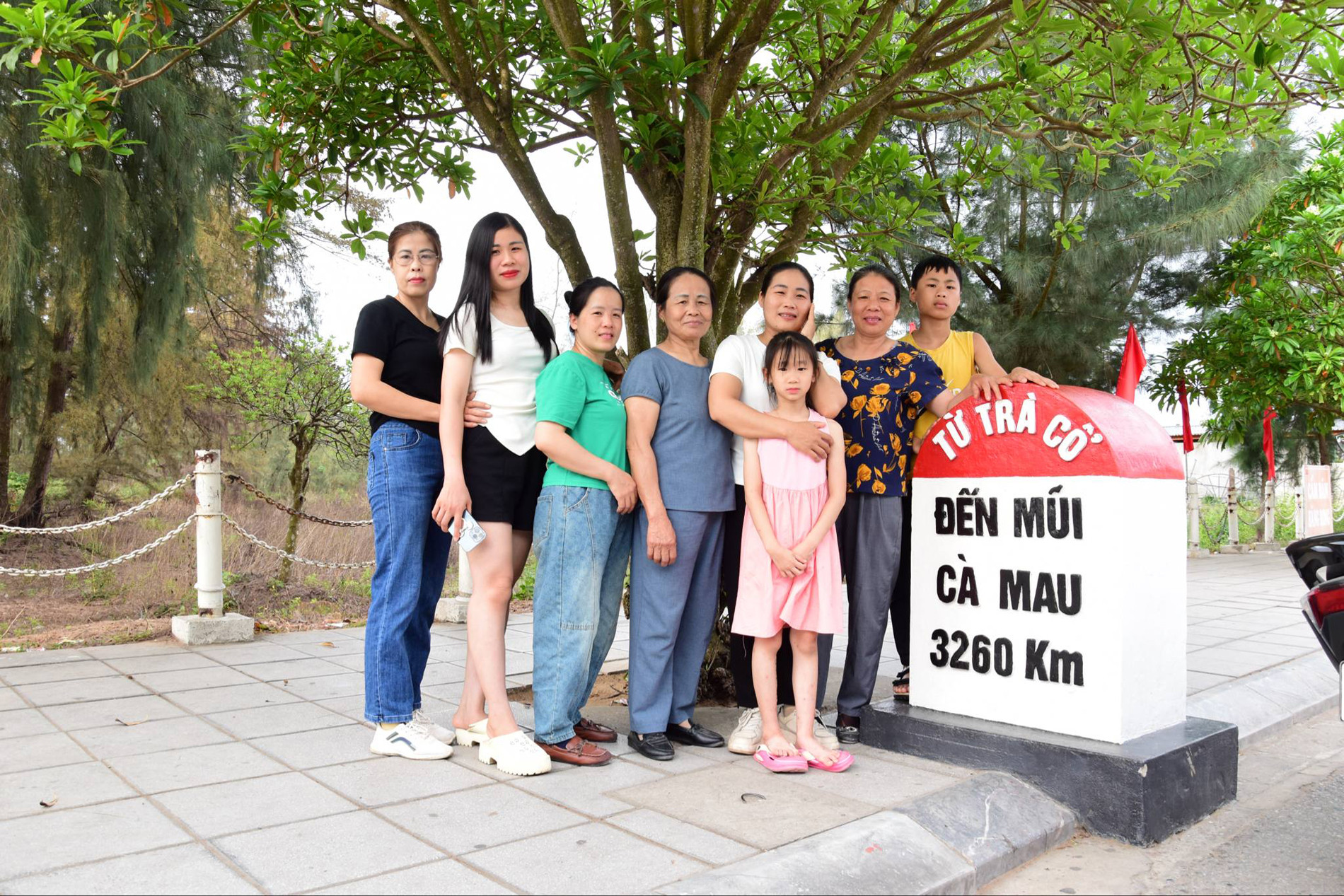 gia dinh Thai Nguyen phuot xe may den Quang Ninh 6.jpg