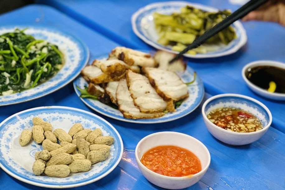 Hai thói quen khi ăn tối làm tăng nguy cơ ung thư dạ dày