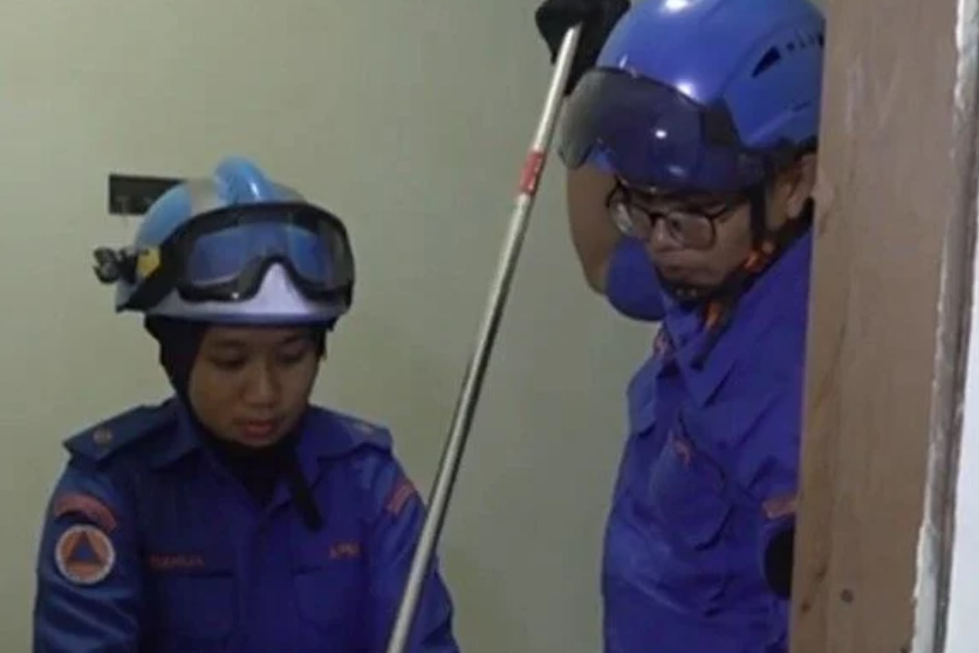 Liên tiếp phát hiện rắn hổ mang trong bếp, người đàn ông tức tốc gọi cho bố vợ