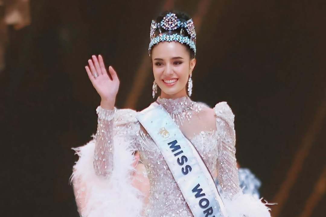 Người đẹp Thái Lan vừa đăng quang Miss World giỏi 4 thứ tiếng