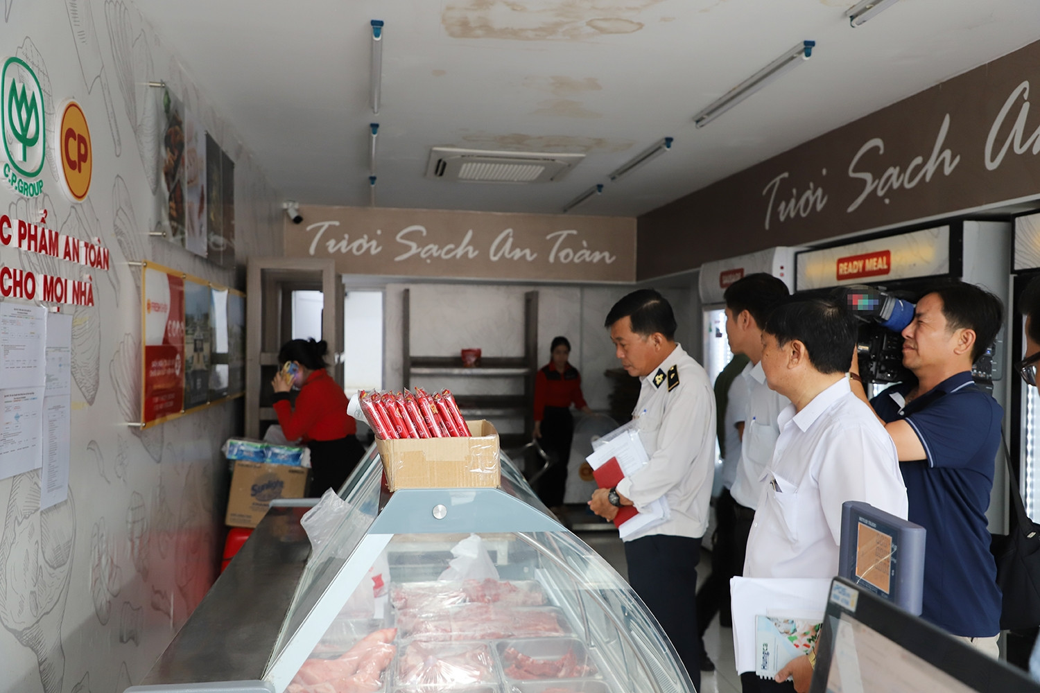 Vụ C.P Việt Nam bị tố: Hậu Giang ra quân kiểm tra, hé lộ nơi chụp ảnh heo bệnh