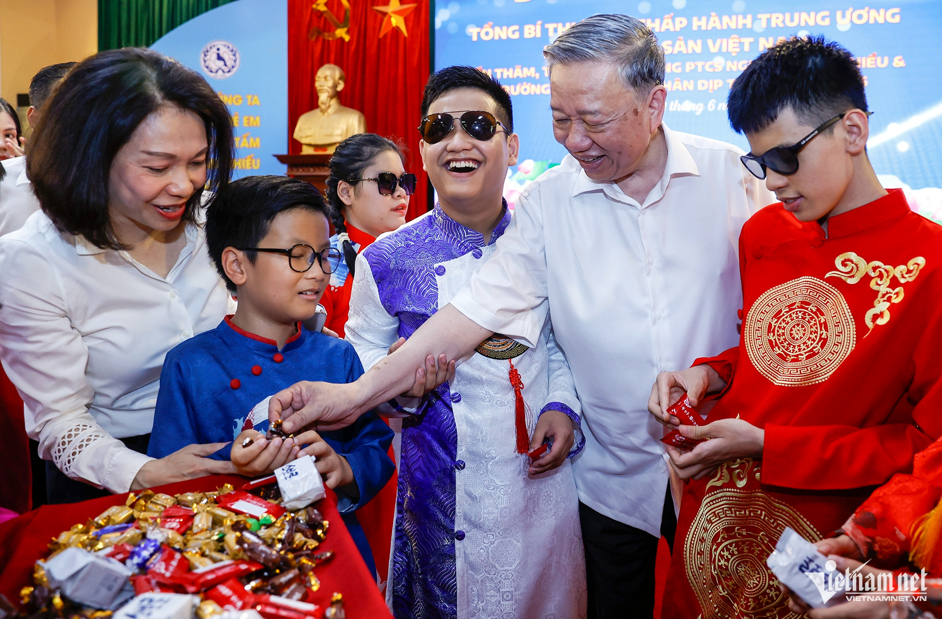 W-chia kẹo_9066.jpg