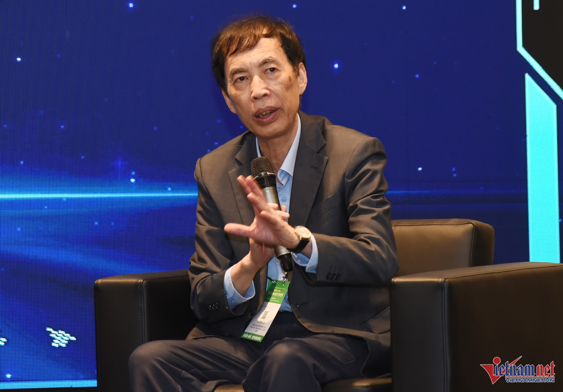 Chuyên gia Võ Trí Thành chia sẻ quan điểm tại hội thảo “Gỡ nút thắt, tạo động lực để làm chủ công nghệ và phát triển đột phá”. Ảnh: V.Thảo