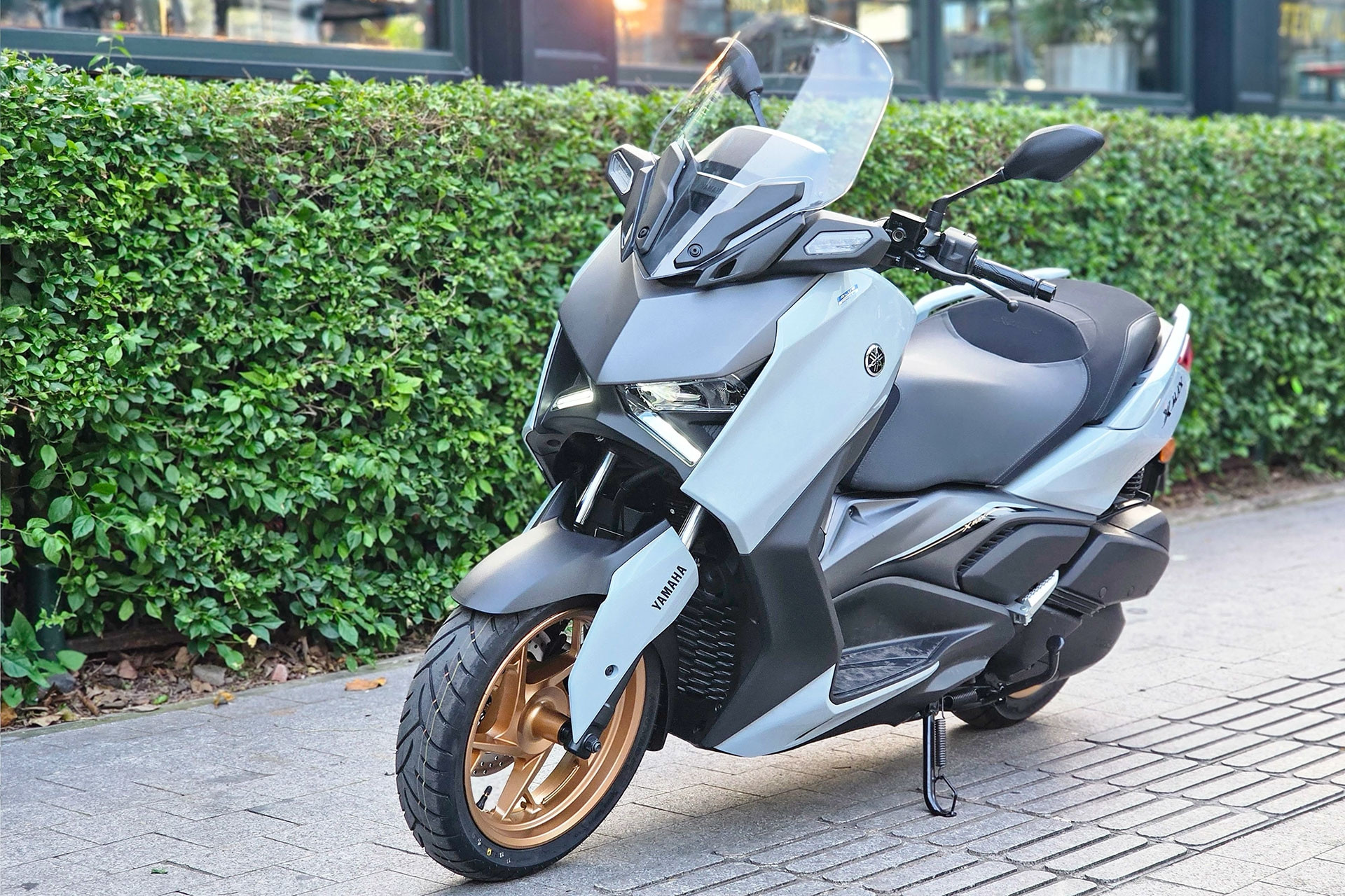Yamaha làm mới mẫu xe tay ga cỡ lớn, vẫn khó đấu với Honda SH350i
