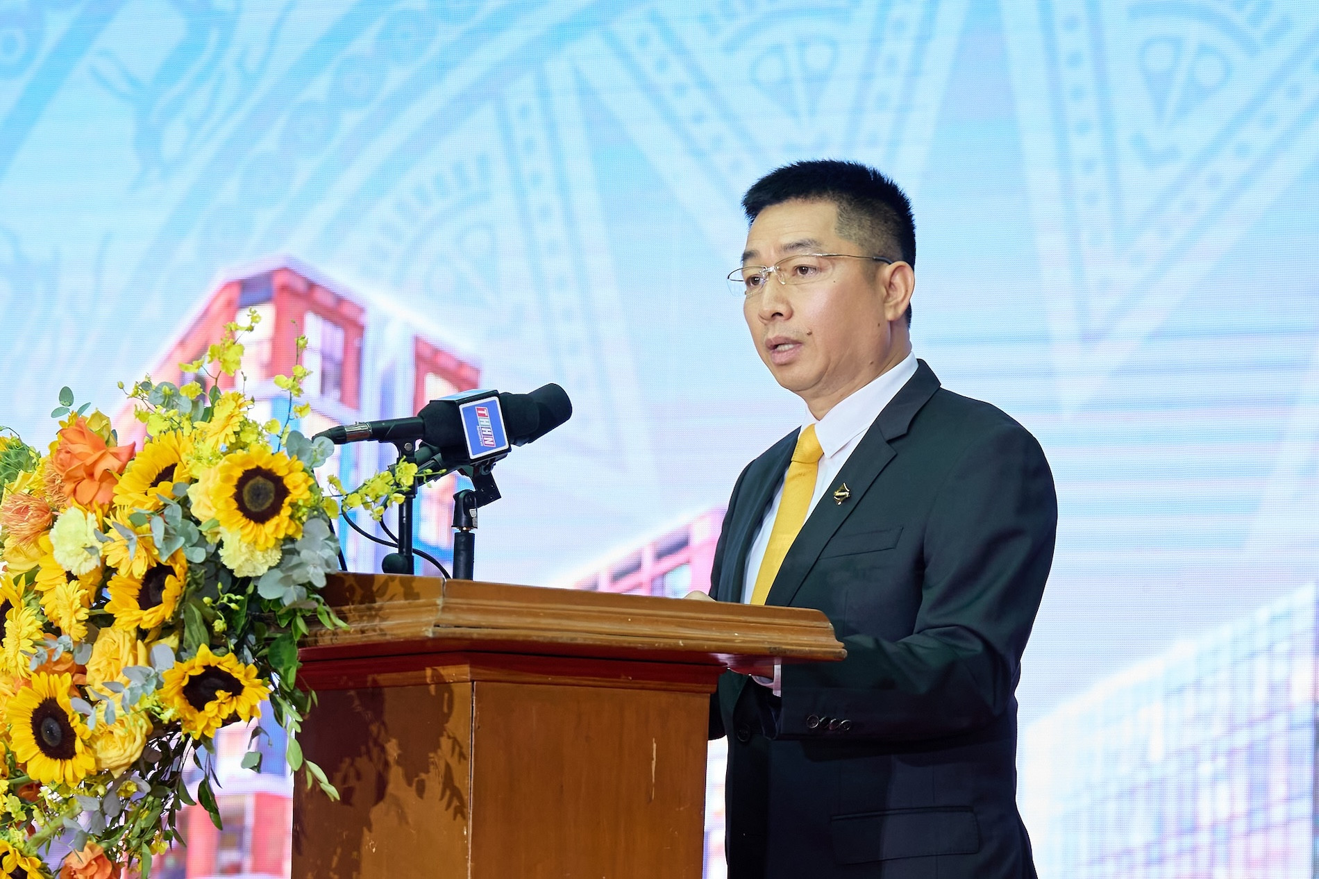 3 Uy vien HĐQT TĐ Sun Group.jpg