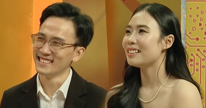 Cậu bạn lớp 1 dúi 5 nghìn đồng cho bạn gái ăn sáng và cái kết sau 24 năm