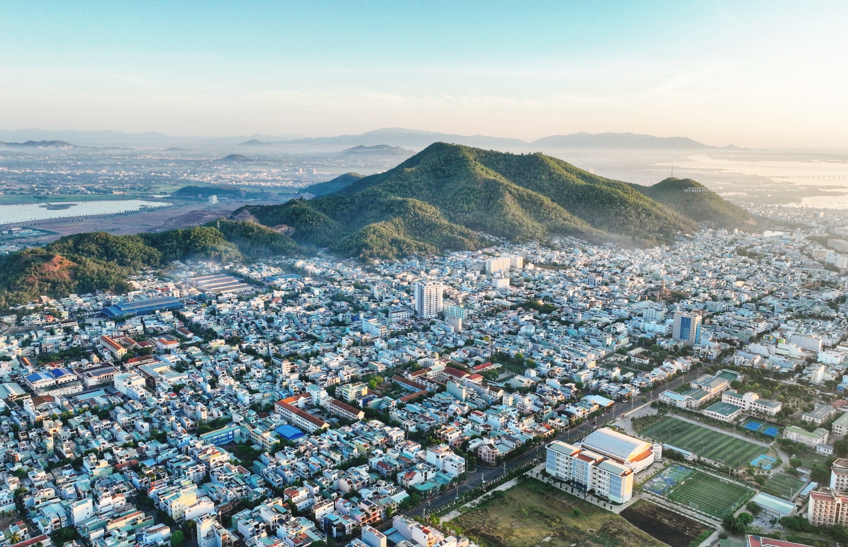 Hai ngày nữa Quốc hội sẽ chốt sáp nhập 34 tỉnh, thành