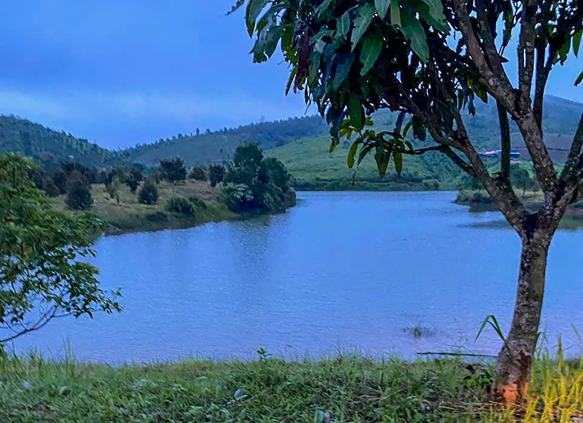 Hồ thủy lợi Đắk Ka  ở xã Lộc Bắc, nơi hai người đàn ông gặp nạn, tử vong.