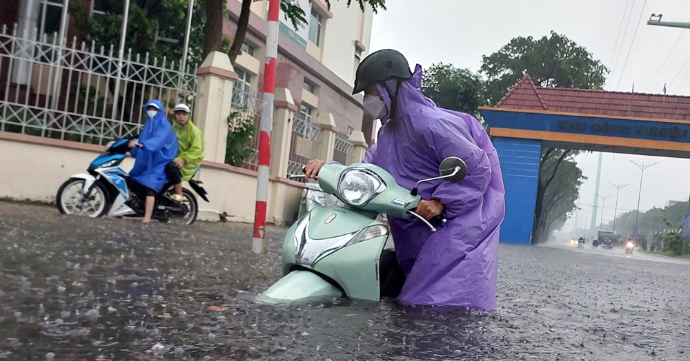 Kịch bản hình thành, di chuyển của bão số 1: Miền Trung mưa lớn như trút nước