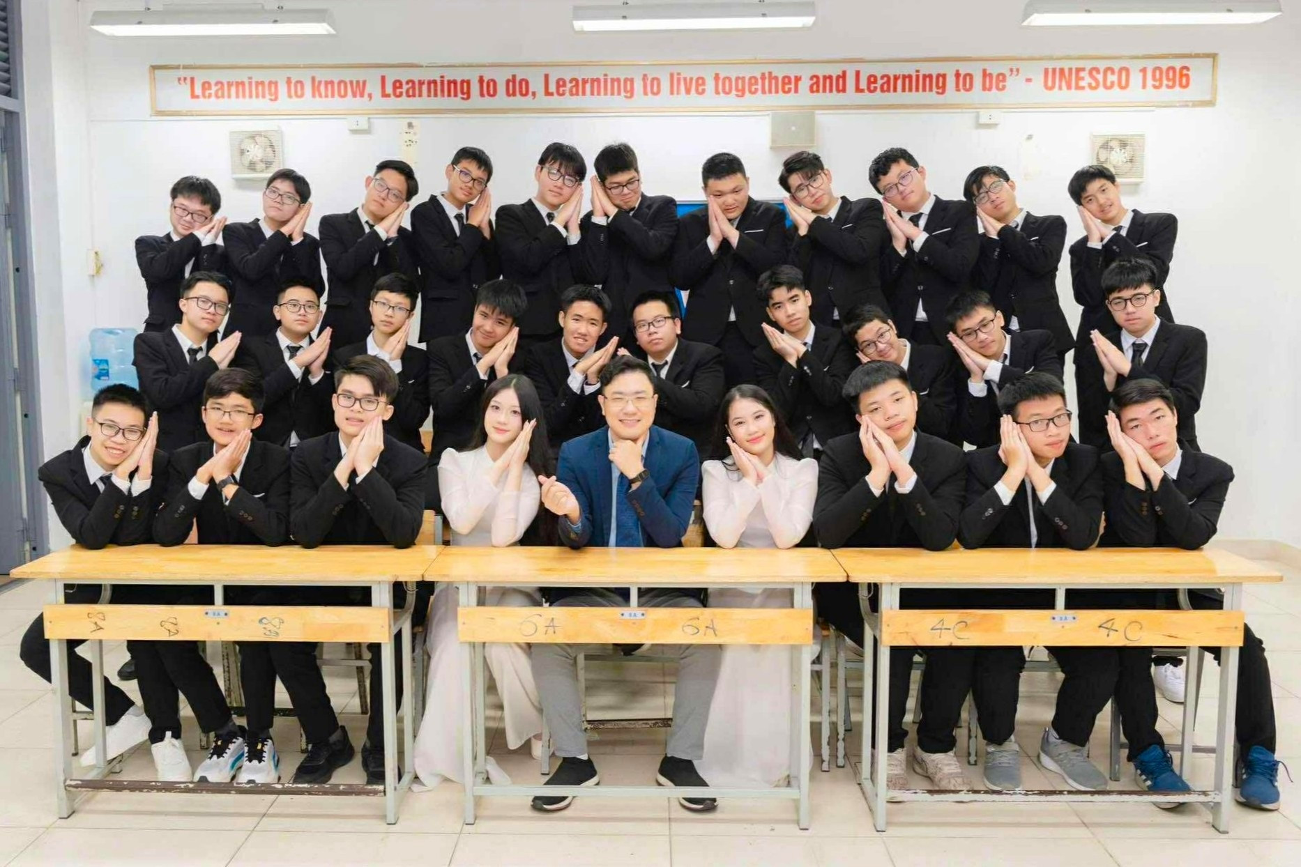 Lớp có 28 học sinh thi Trường chuyên Khoa học Tự nhiên, kết quả đỗ 100%