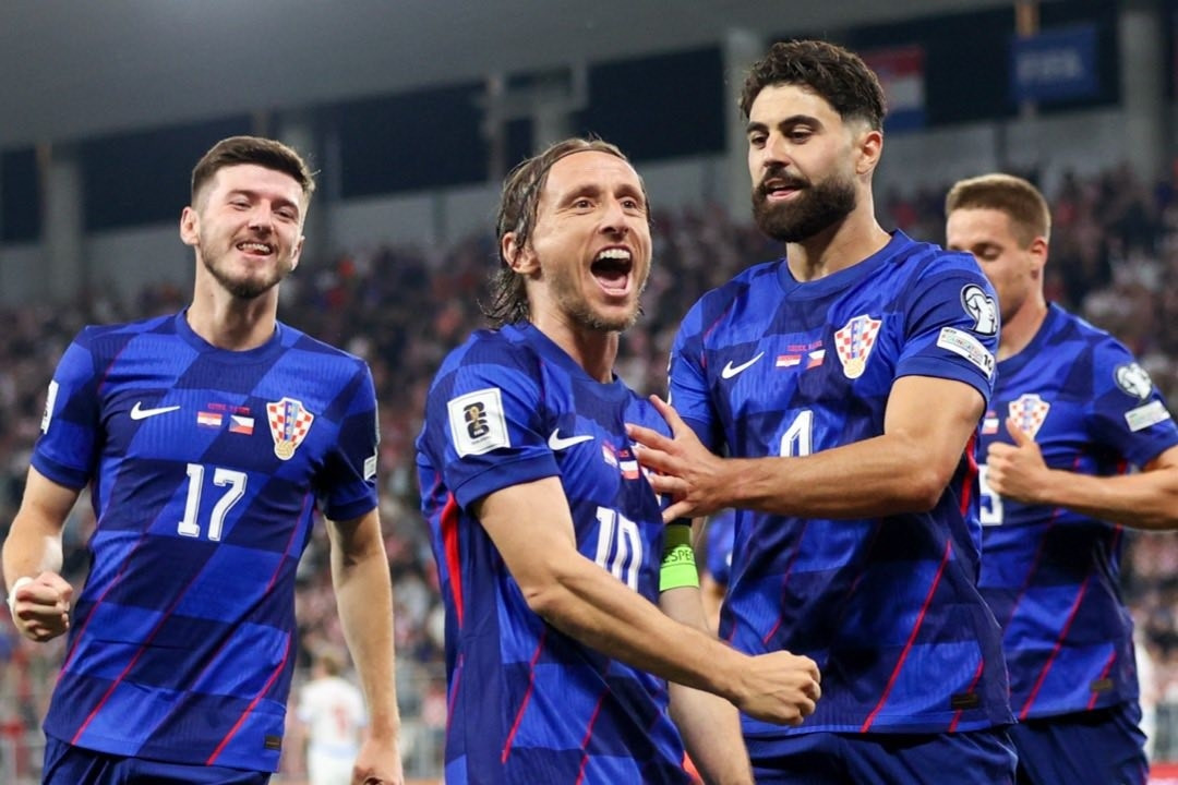Luka Modric ghi bàn, Croatia thắng '5 sao' ở vòng loại World Cup