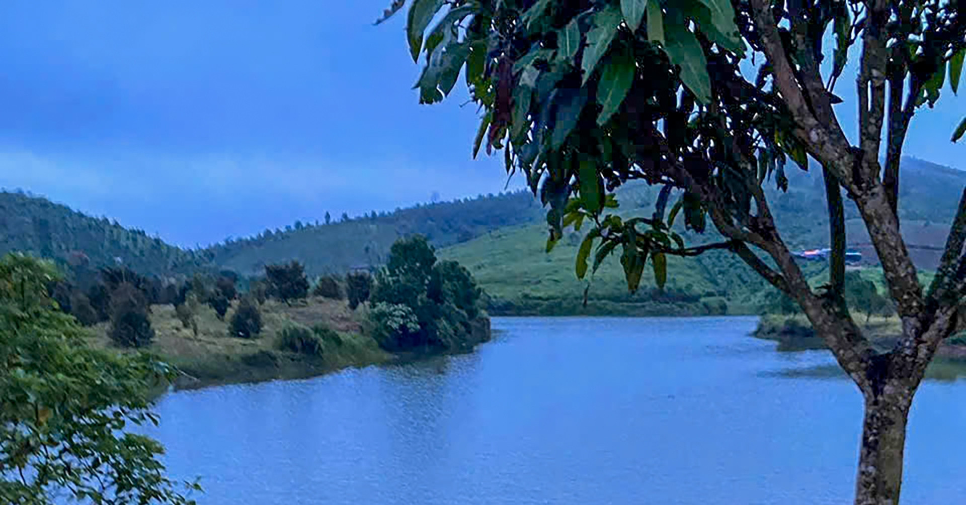 Phát hiện thi thể hai người đàn ông dưới hồ thủy lợi