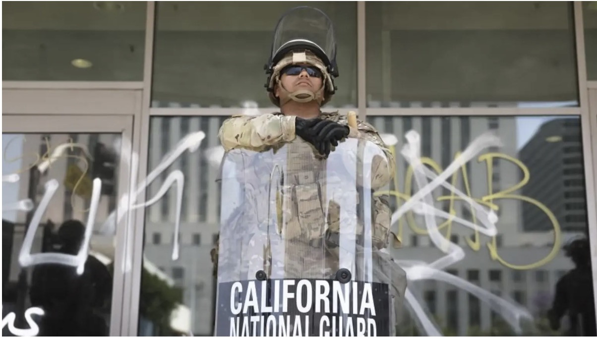 Vệ binh quốc gia California. Ảnh: BBC