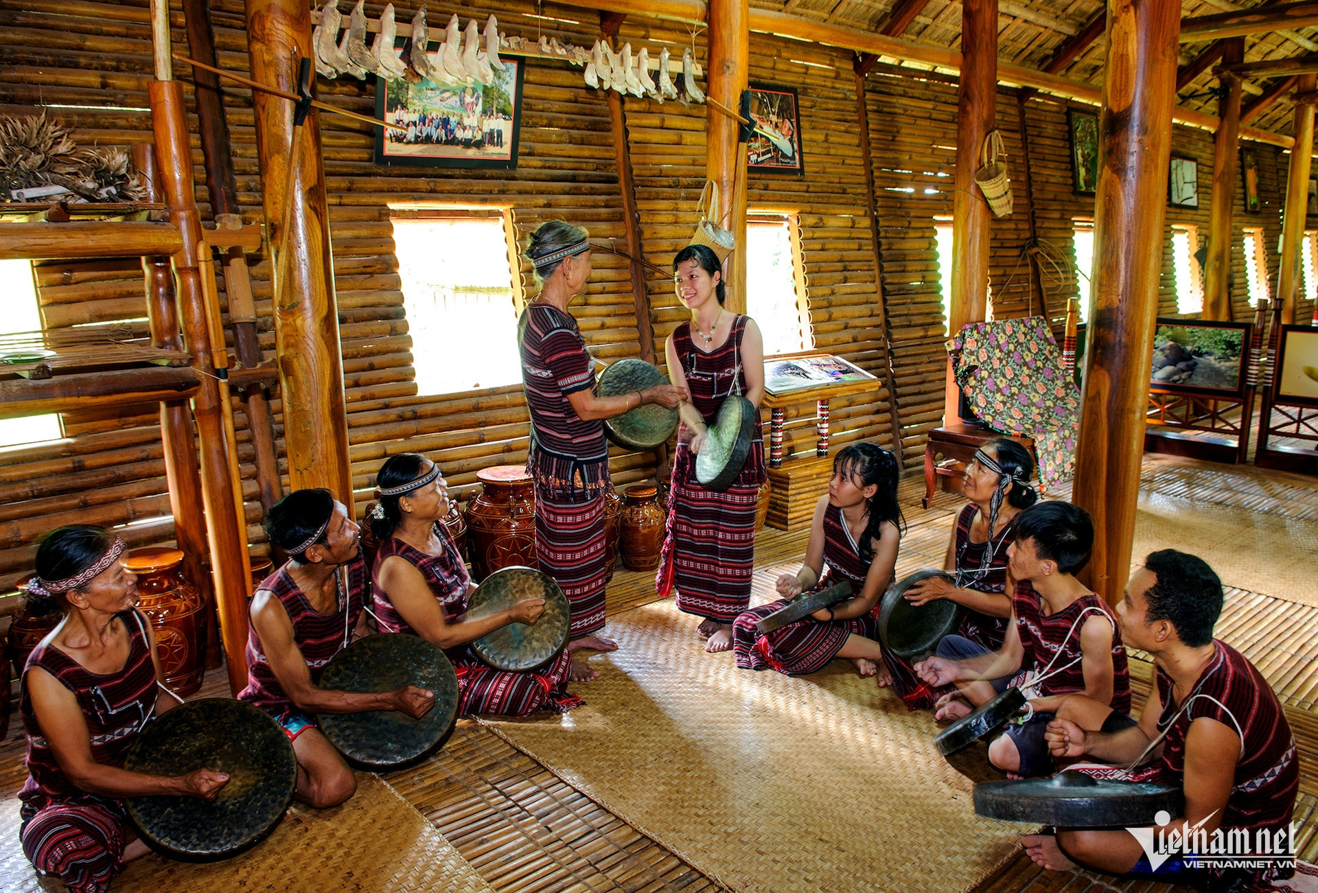 W-Chinh sach dan toc 2.jpg