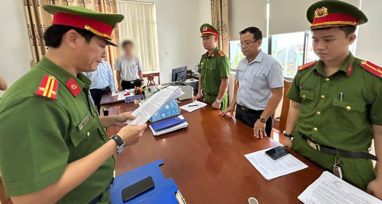 Bắt tạm giam 2 cán bộ ở thành phố Tam Kỳ